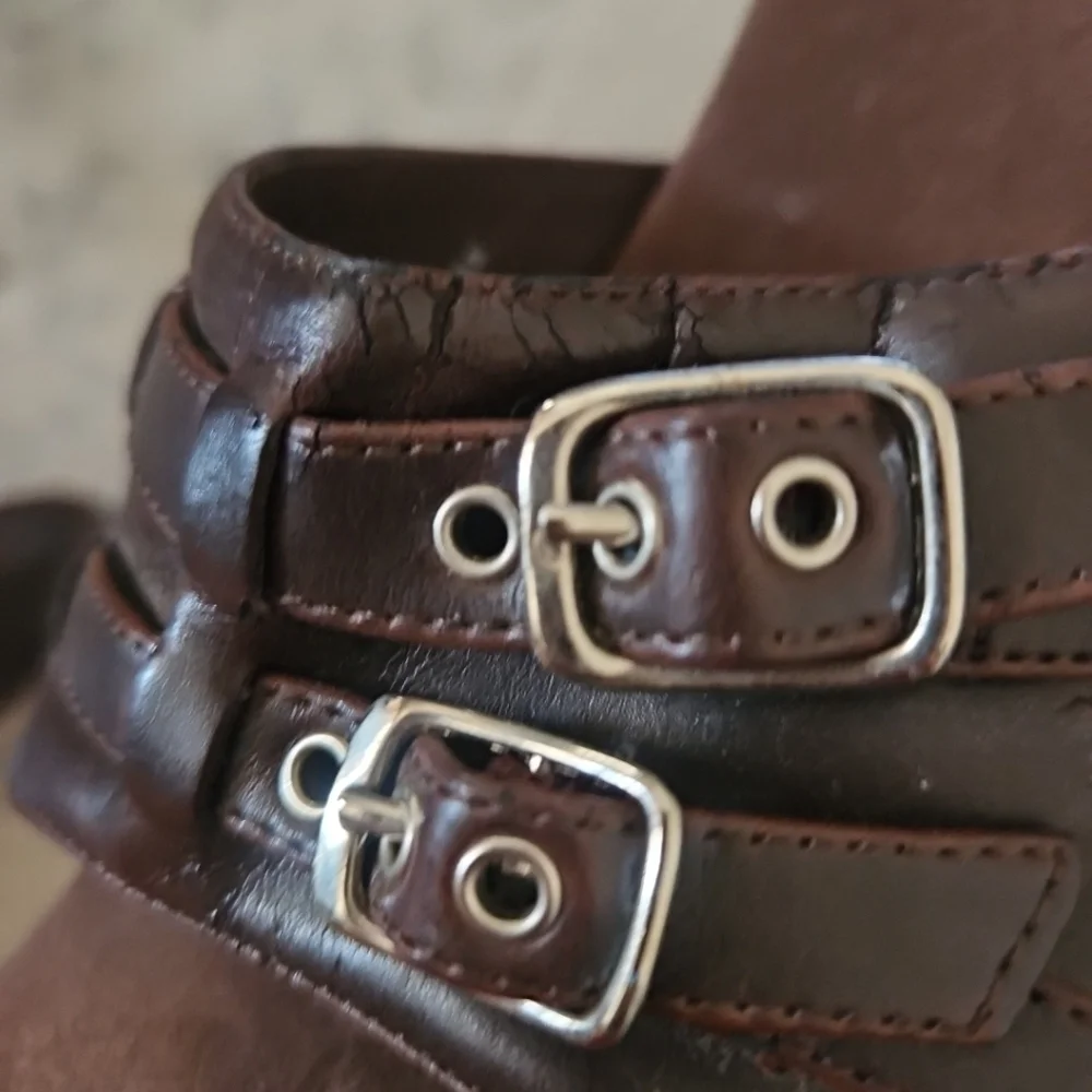 Xhilaration Womens Brown Vintage Y2K 90s Chunky Buckle Trendy Retro Shoe 8.5